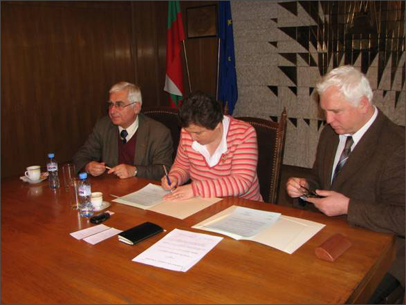 Description: C:\htm\WEB_NAO\news\fr6_files\image901.jpg